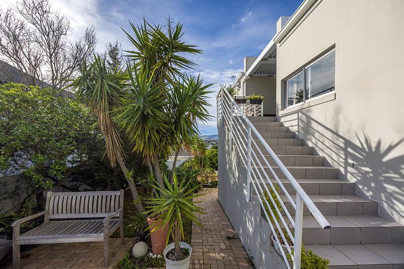 To Let 4 Bedroom Property for Rent in West Beach Western Cape